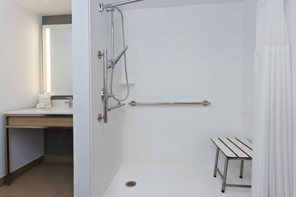 Room, Accessible - Photo 4