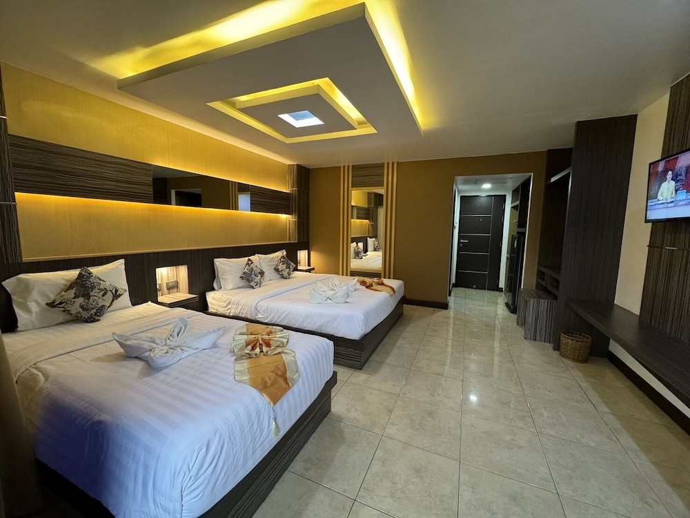 Deluxe Triple Room - Photo 1