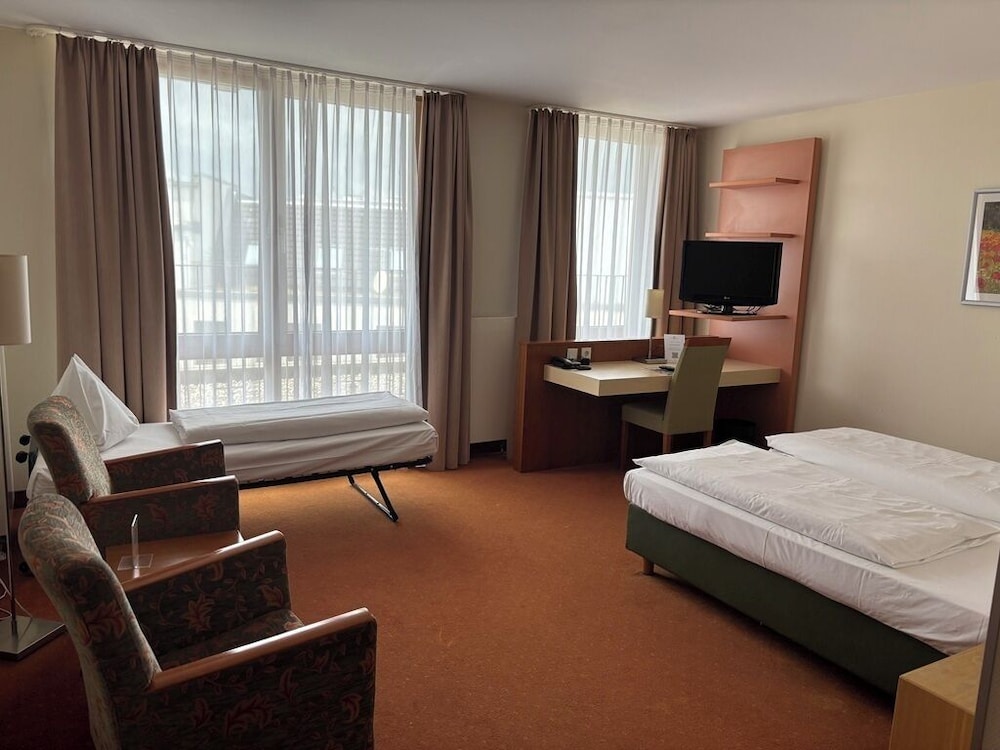 Business Triple Room, 1 Bedroom - Photo 7