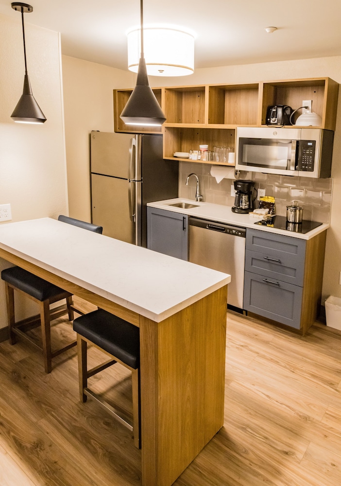 Suite, 1 Bedroom, Mobility Accessible (Communications) - Photo 17