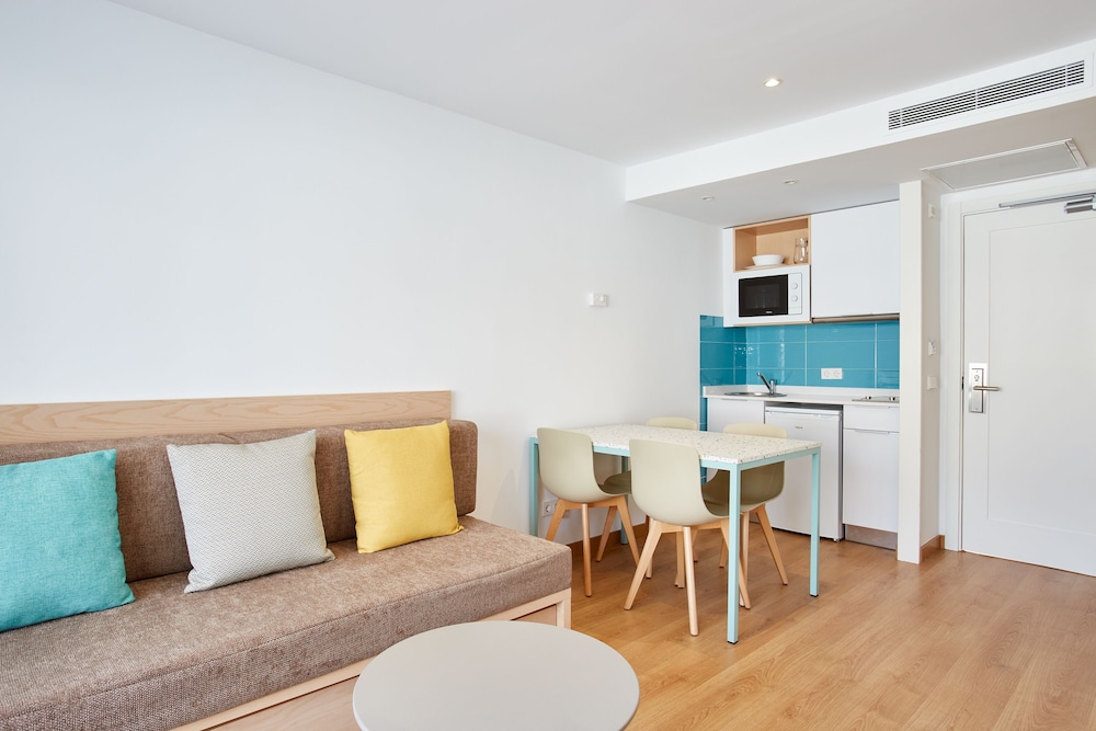 Apartment, 1 Bedroom, Balcony (3 adults) - Photo 3