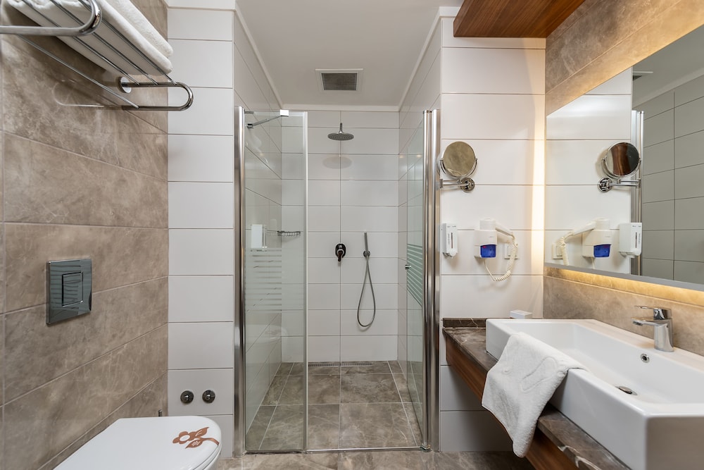 Standard Triple Room, Partial Sea View