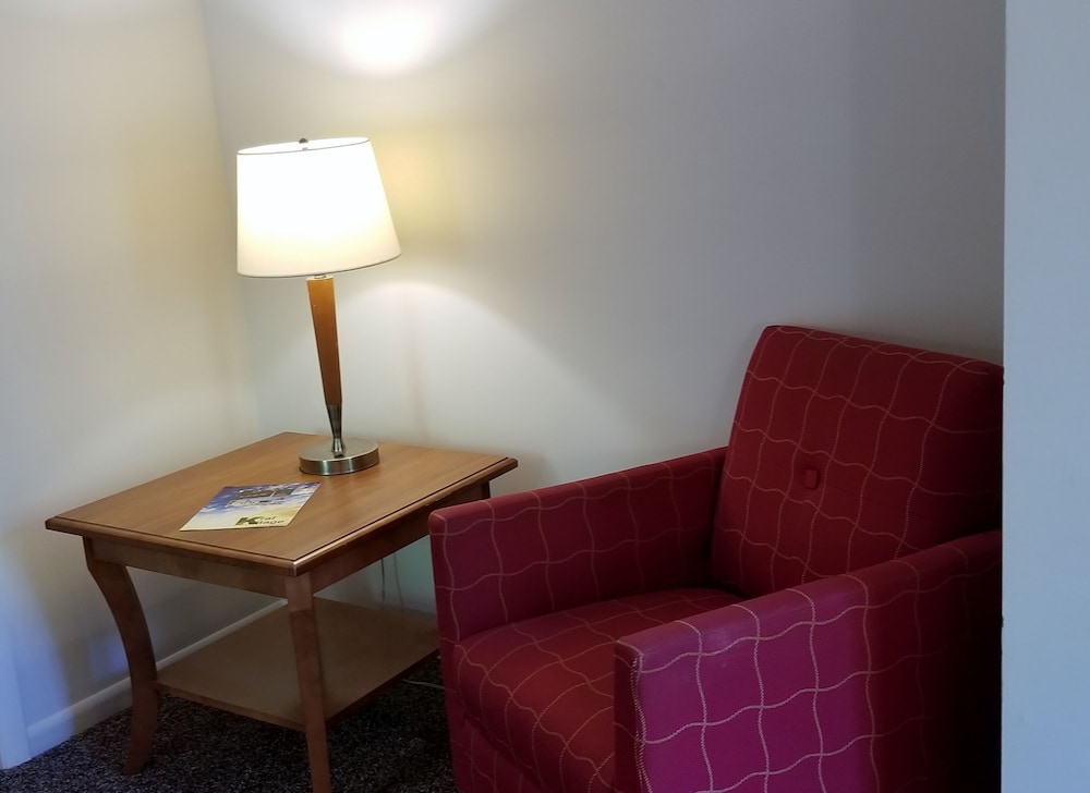 Deluxe Suite, 1 King Bed with Sofa bed, Jetted Tub photo 2