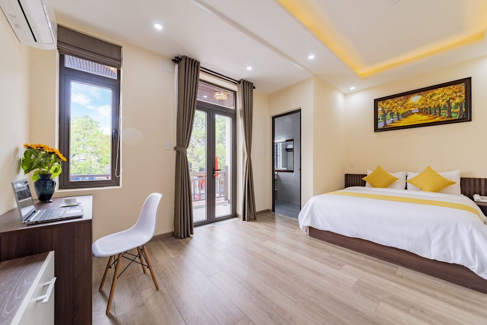 Junior Double Room, Balcony, City View