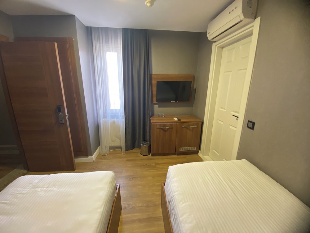 Standard Twin Room, City View photo 2