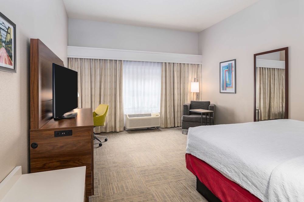 Standard room with king bed photo 2