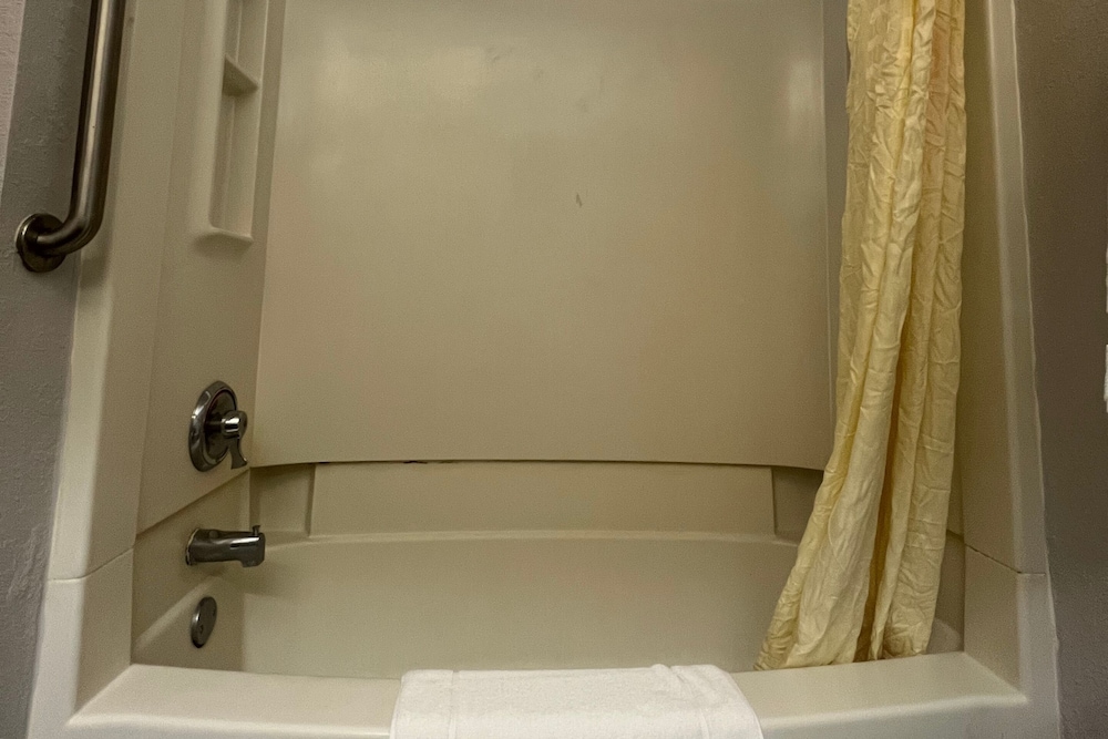 Luxury Suite, 1 King Bed with Sofa bed, Non Smoking - Photo 8