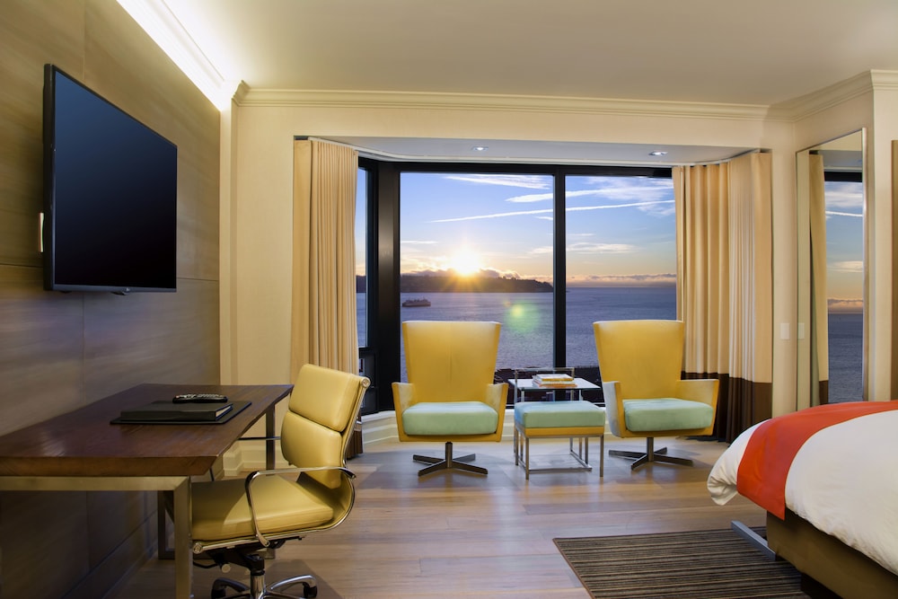 Premium Room, 1 King Bed, Bay View