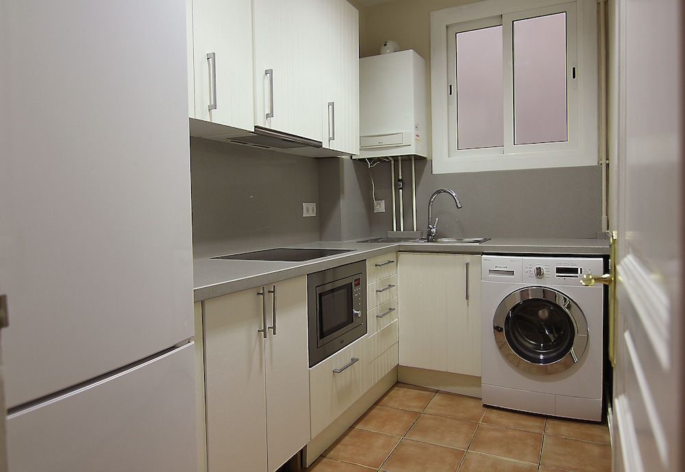 Apartment, 3 Bedrooms, Balcony (2-1) photo 2
