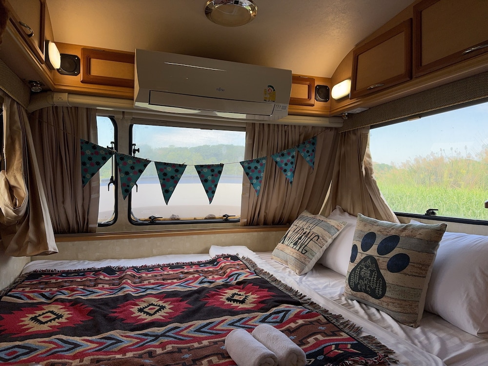 Campervan Riverfront for 2 - Photo 5