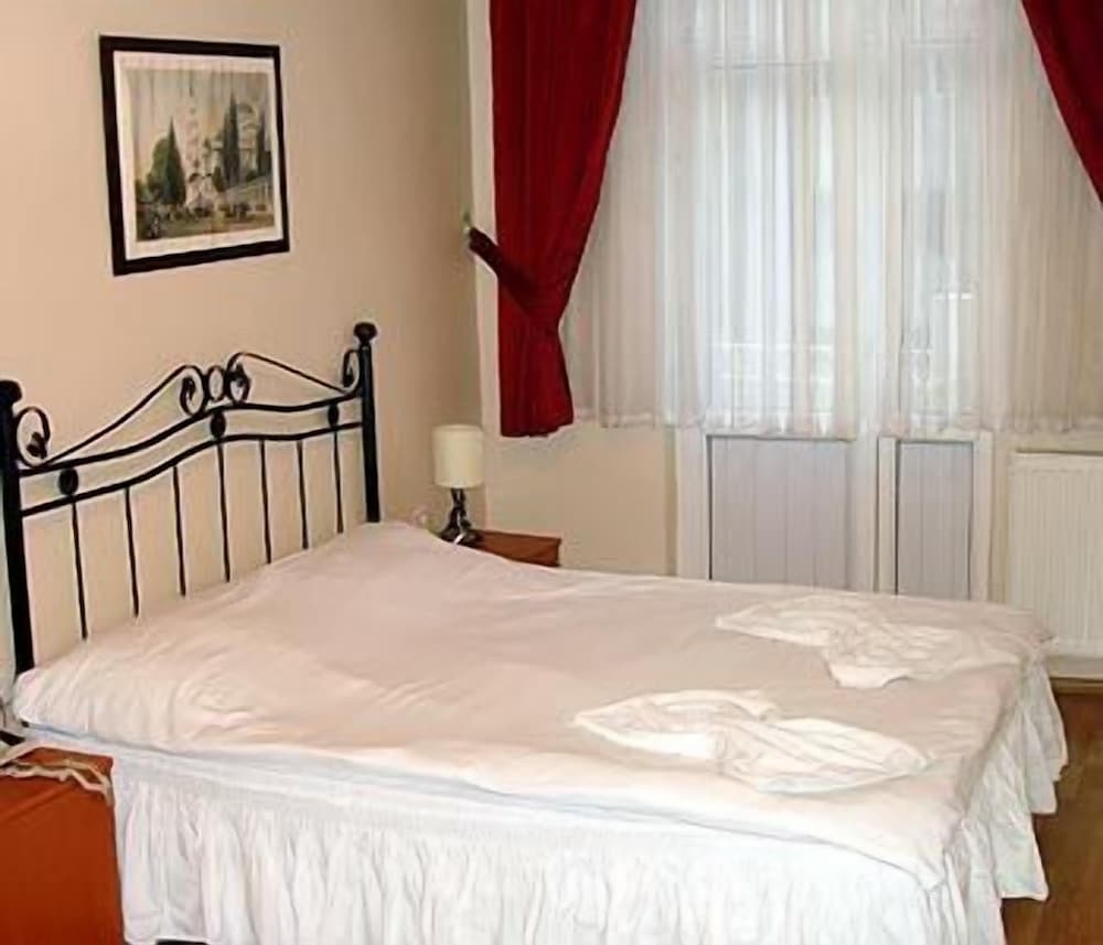 Standard Triple Room photo 3