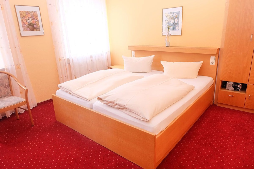 Basic Double Room Single Use photo 2