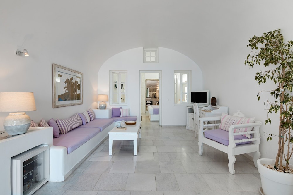 Honeymoon Suite, 1 Bedroom, Jetted Tub, Sea View ( Caldera View) - Photo 11