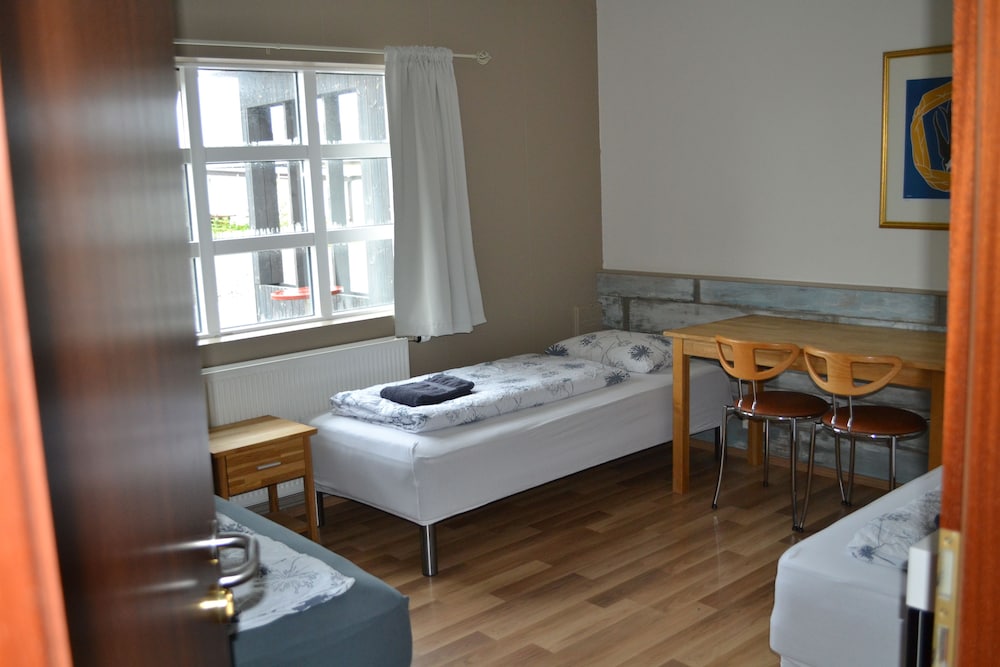 Triple Room, Shared Bathroom photo 2