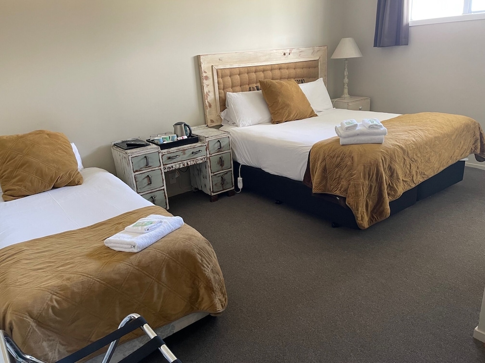 Queen & Single Room photo 2