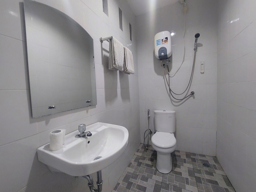 Deluxe Double Room, 1 Bedroom, Private Bathroom photo 2