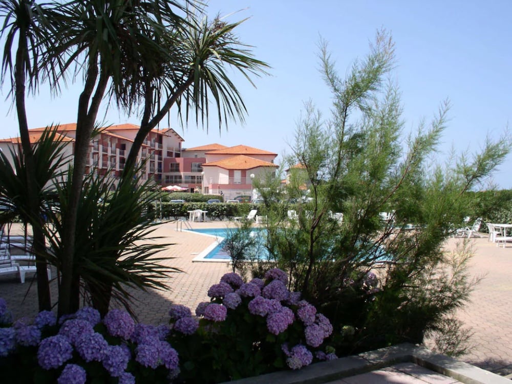 Suite, 2 Bedrooms, Pool View (6 persons) photo 3