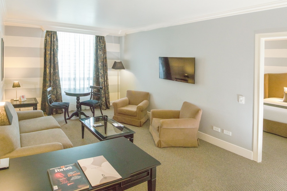 Executive Room - Photo 6