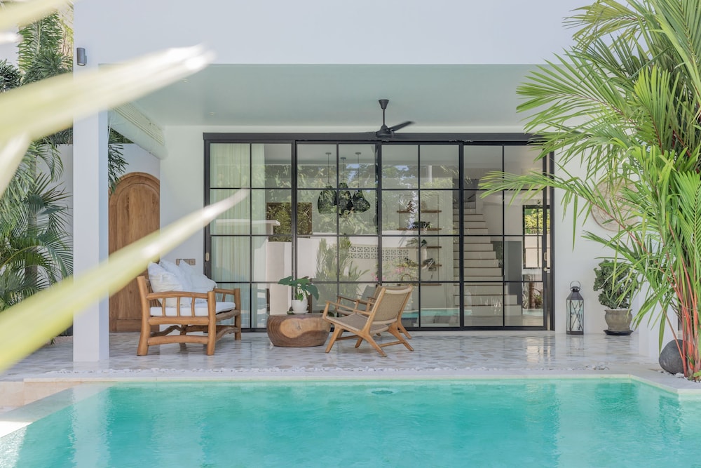 Luxury Villa photo 2
