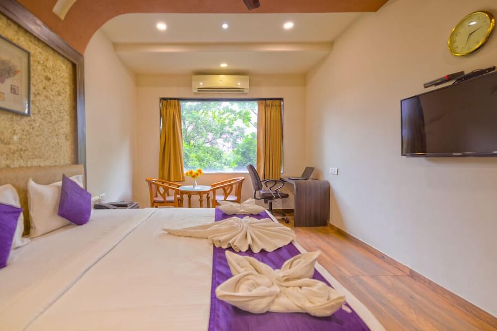 Deluxe Room - Photo 7
