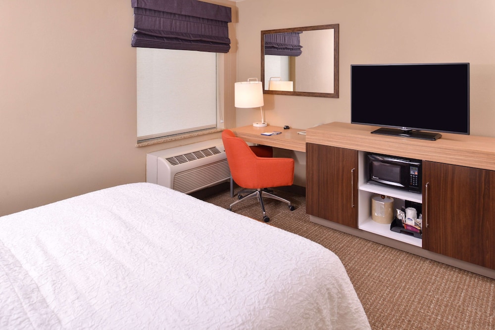 Room, 1 Queen Bed, Accessible, Non Smoking (Mobility, Roll-In Shower) - Photo 1
