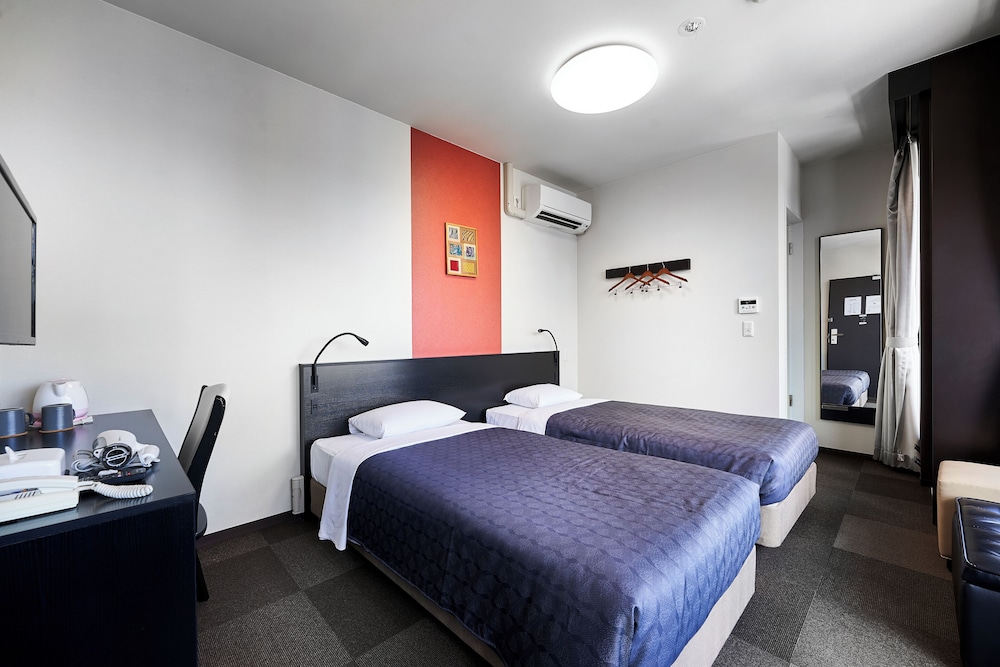 Standard Twin Room - Photo 11