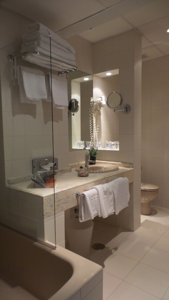 Triple Room, 3 Twin Beds - Photo 6