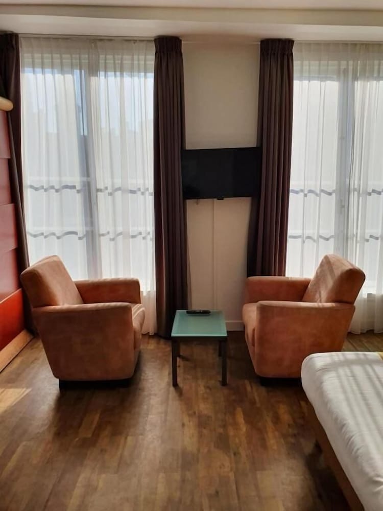 Double Room, 1 Queen Bed photo 2