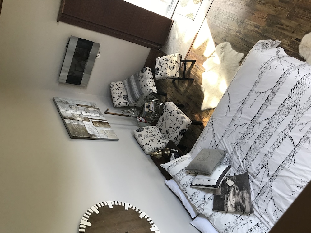 Junior Suite, 1 Bedroom, Hill View photo 3