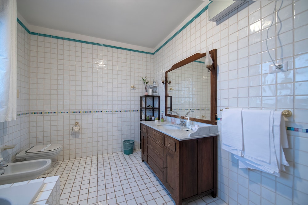 Classic Triple Room photo 3