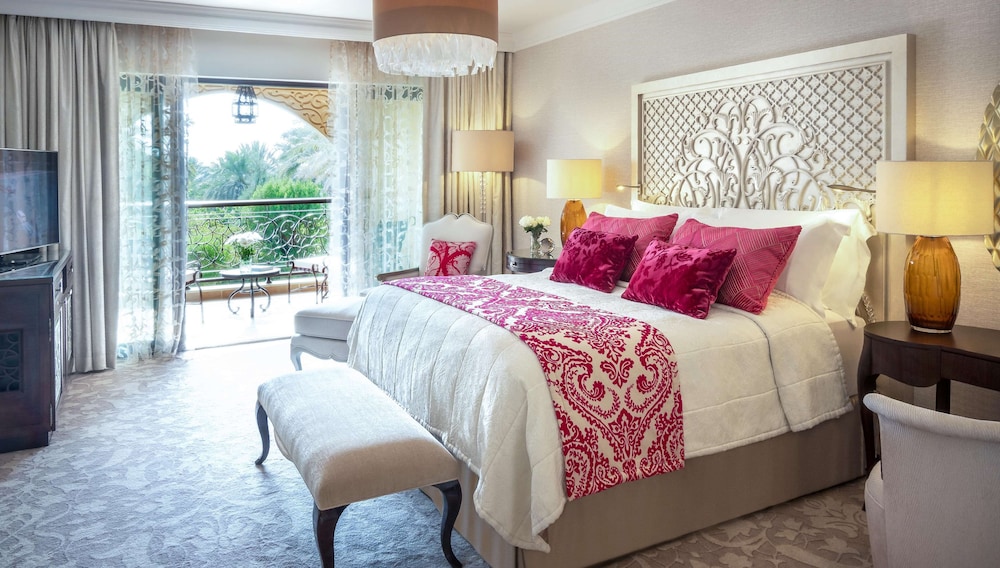 Executive Suite (arabian Court, Uae Resident, Drift)