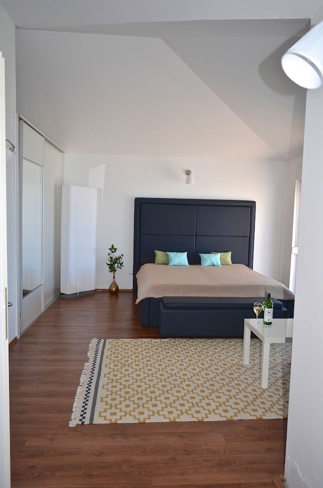 Studio Apartment Standard