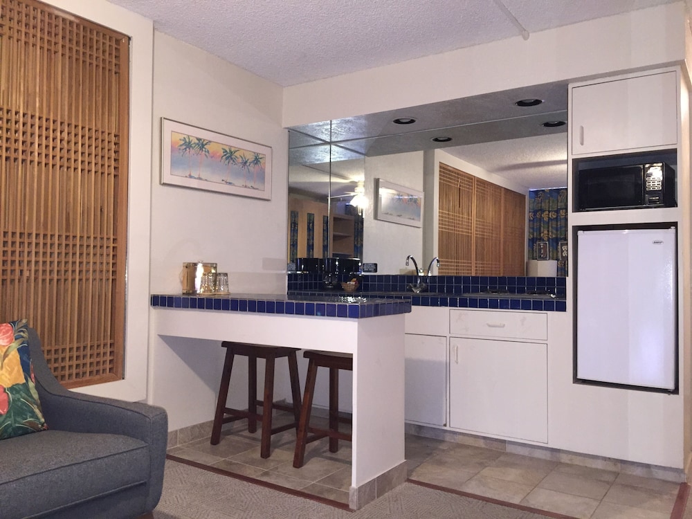 Queen Kitchenette - Photo 4