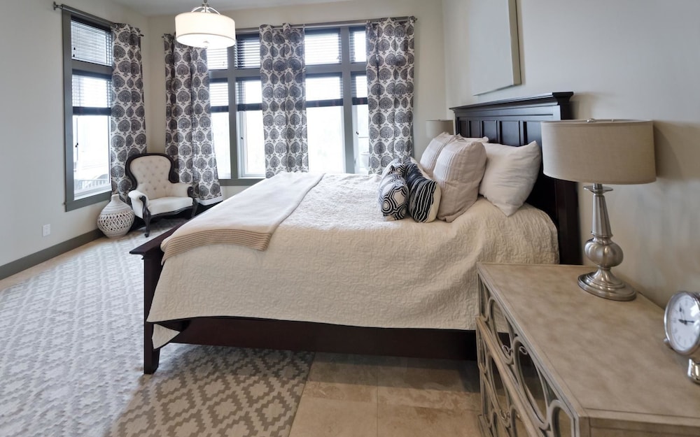 Family Room - Photo 1