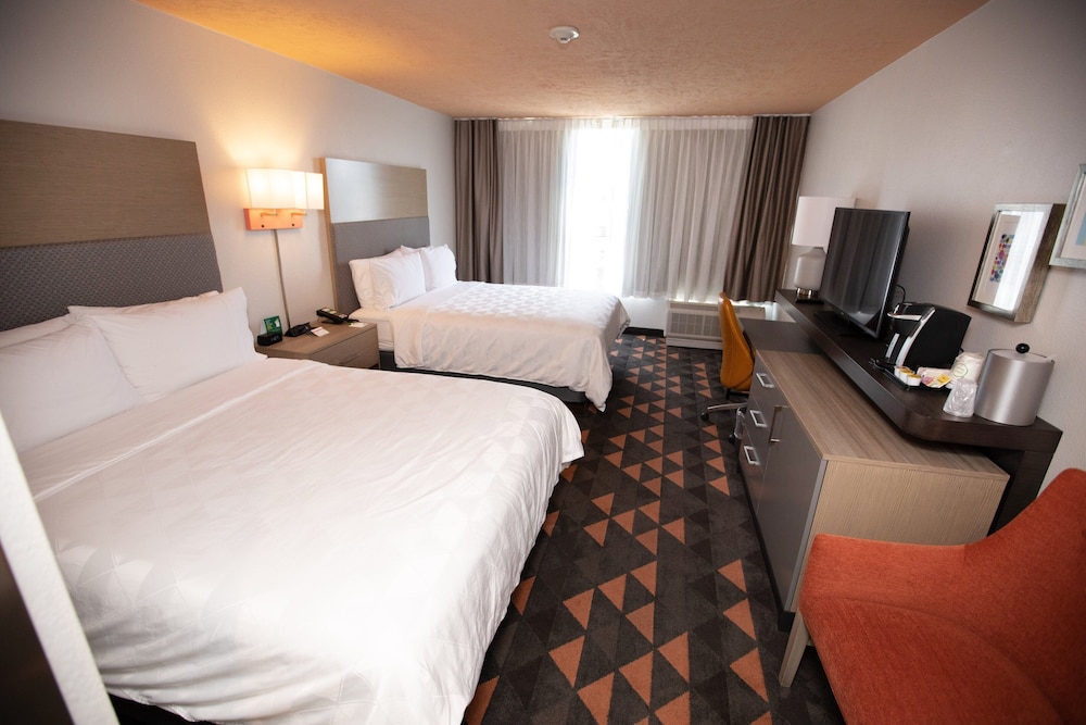 Standard Room, 2 Queen Beds - Photo 3