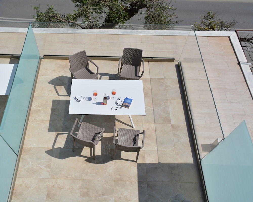 Superior Double or Twin Room, Terrace, Sea View photo 2