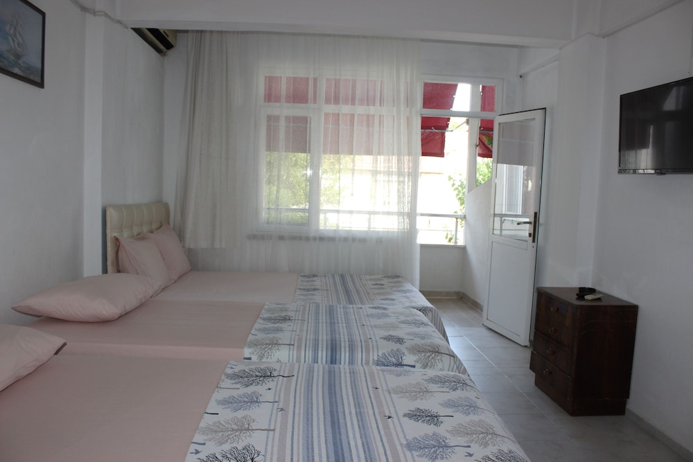 Family Double or Twin Room photo 2