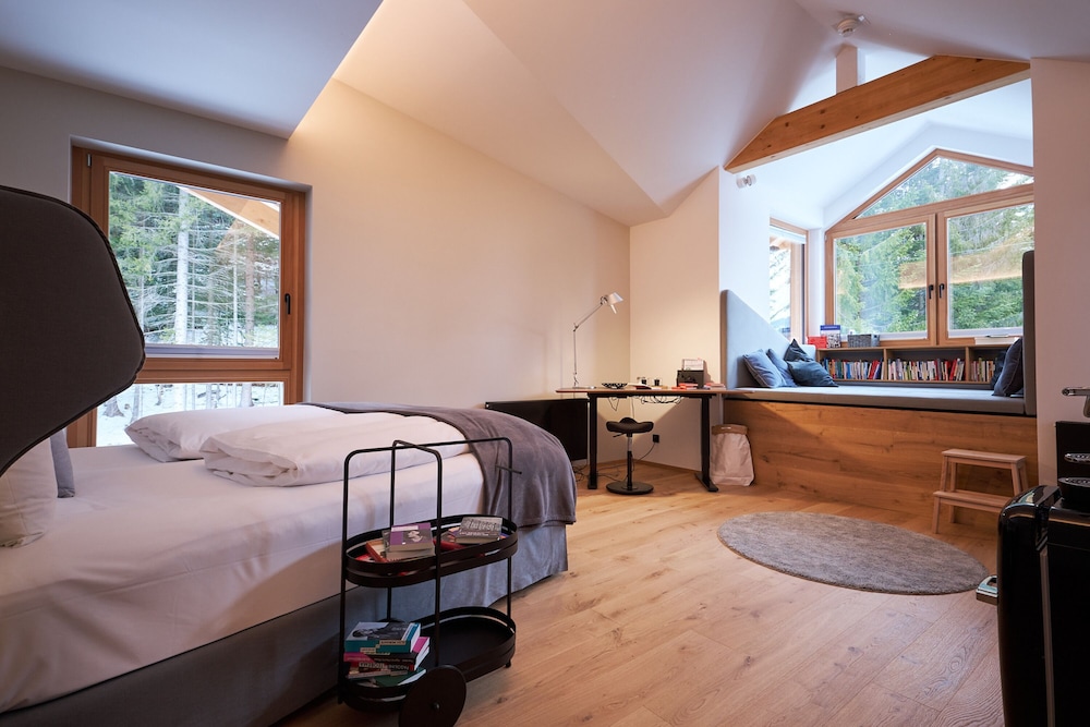 Luxury Studio Suite, Non Smoking, Garden View (Waldsuite Mit Lesenest)