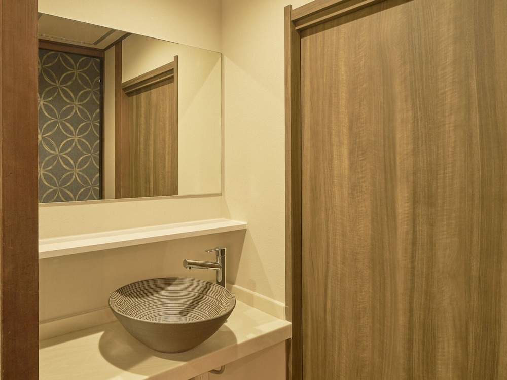 Basic Triple Room photo 2