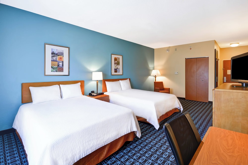 Room, 2 Queen Beds - Photo 3