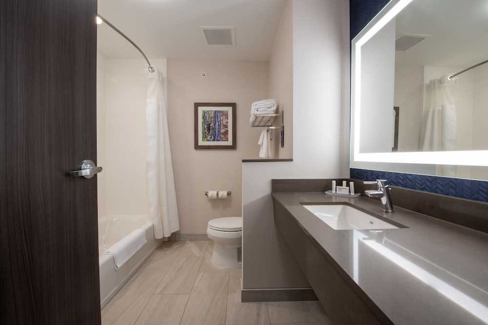 Room, 2 Queen Beds (Hearing Accessible) - Photo 4