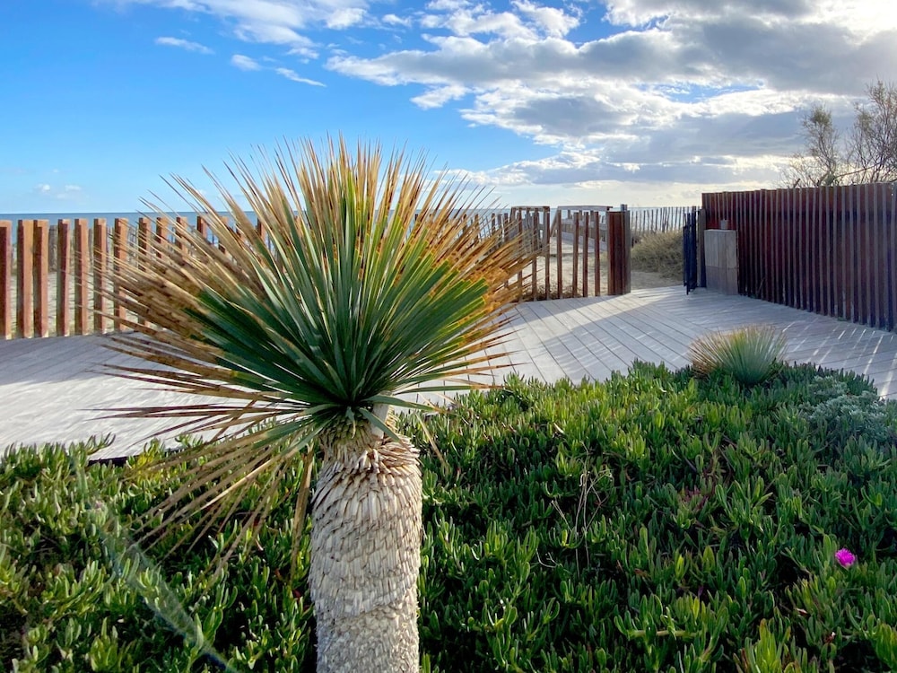 Standard Room, 1 Queen Bed, Sea View - Photo 13