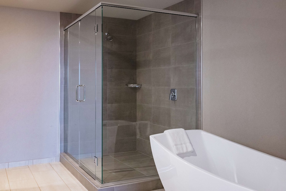 Suite, 1 Bedroom photo 2