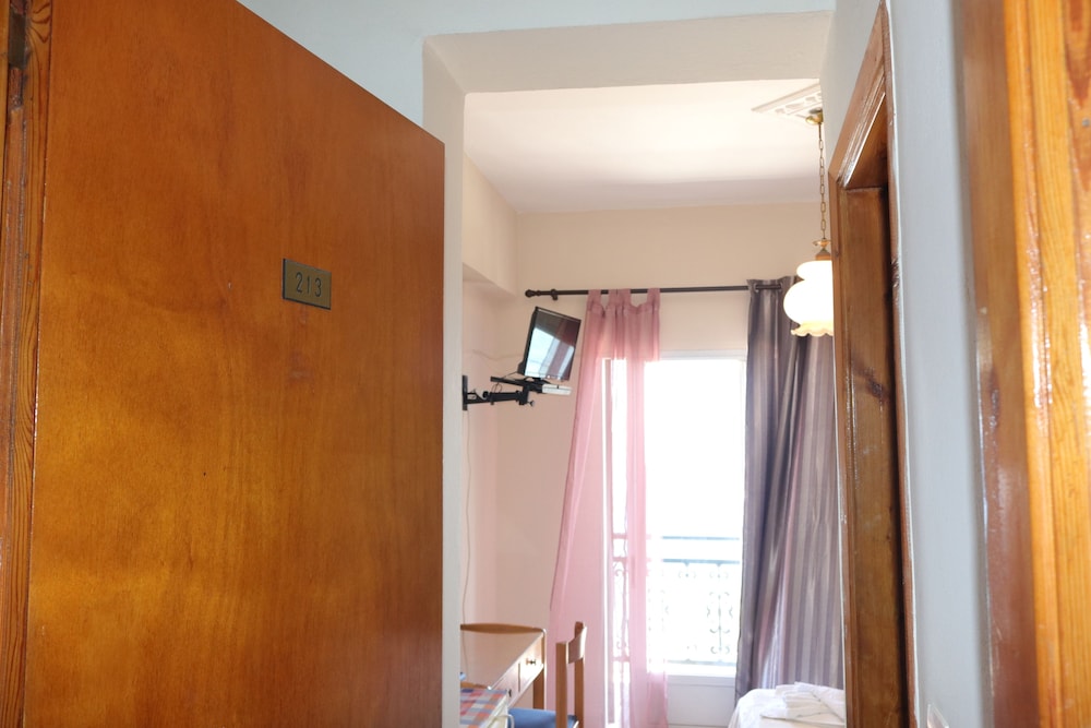 Economy Double Room photo 3