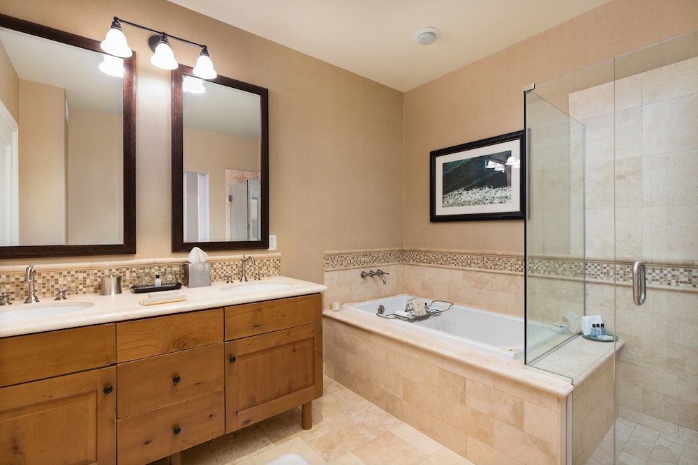 2-Bedroom Bungalow - Photo 10