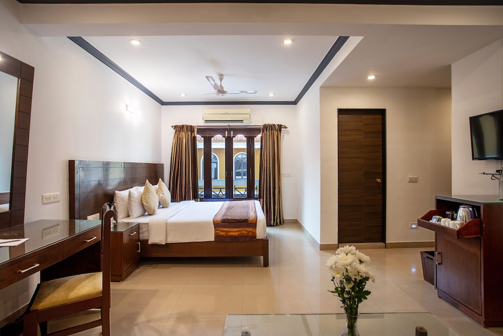 Luxury Room, Pool View - Photo 1