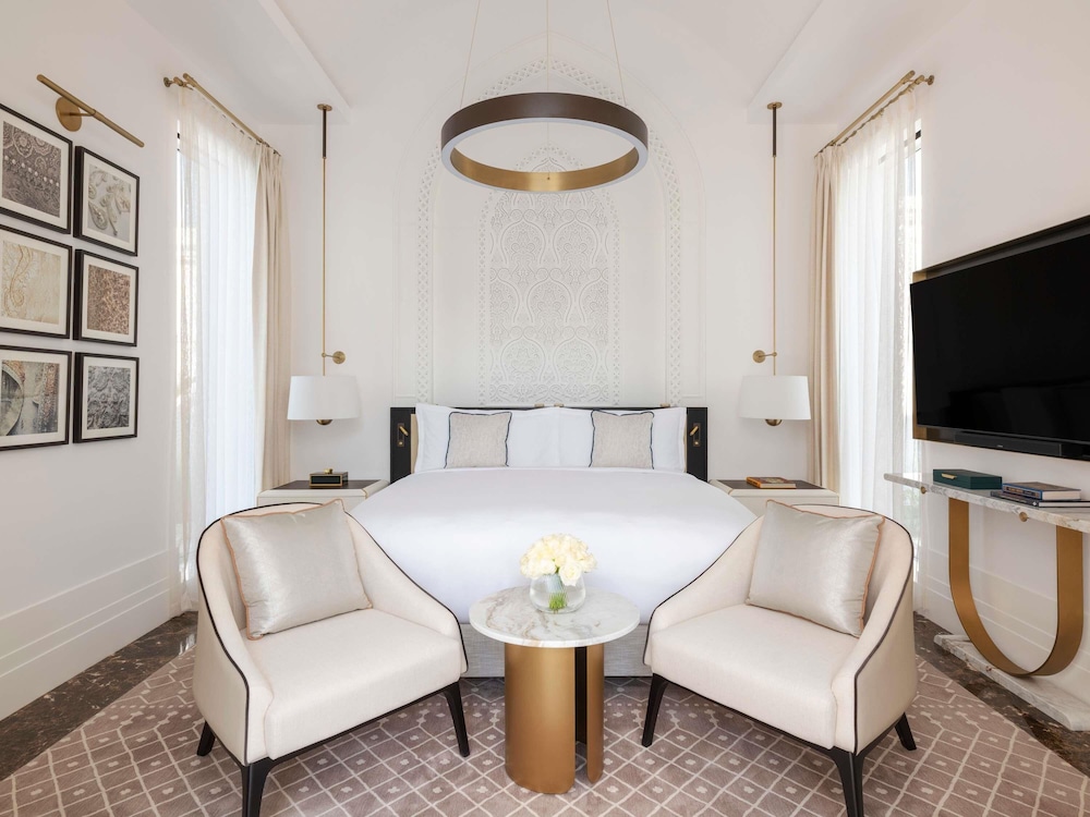 Junior Suite, 1 Double Bed, Pool View