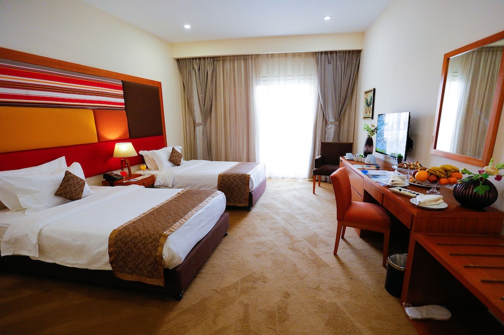 Standard Twin Room, Multiple Beds, Pool View