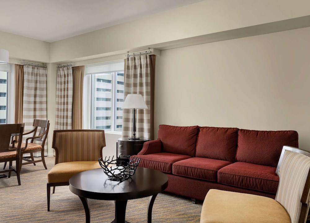 Junior Suite, 1 King Bed, Accessible - Photo 4
