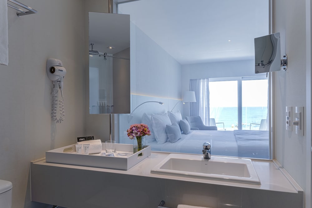 Available room